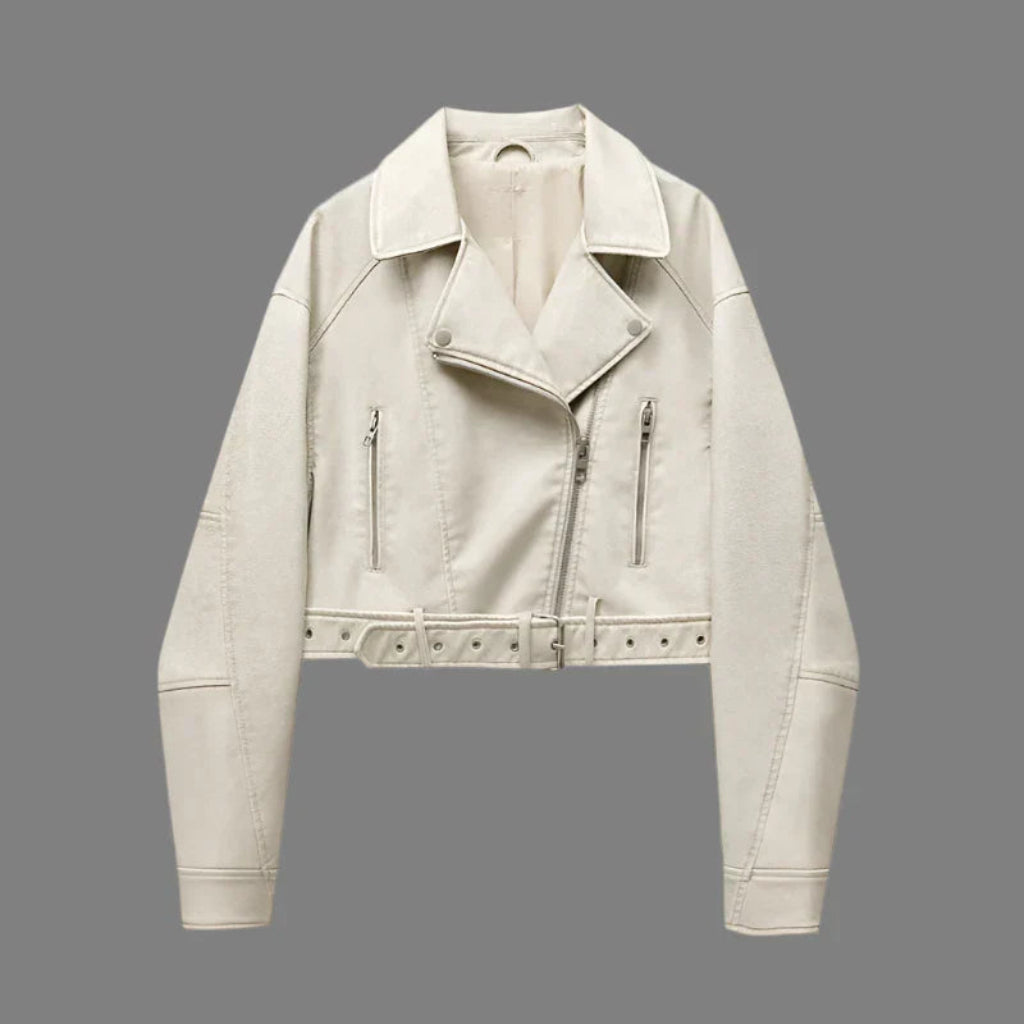 Astrid – Giacca corta in pelle con attitudine (fit regolare)