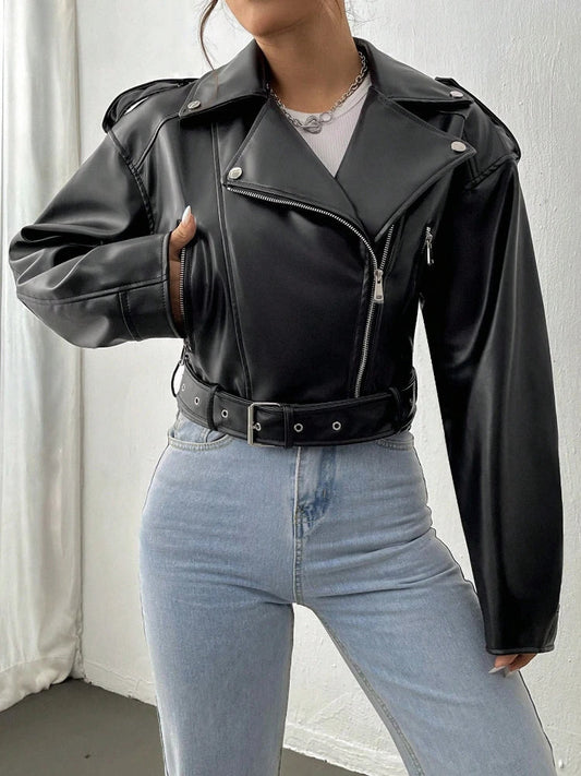 Yasmine – Giacca biker corta in similpelle (taglio strutturato)