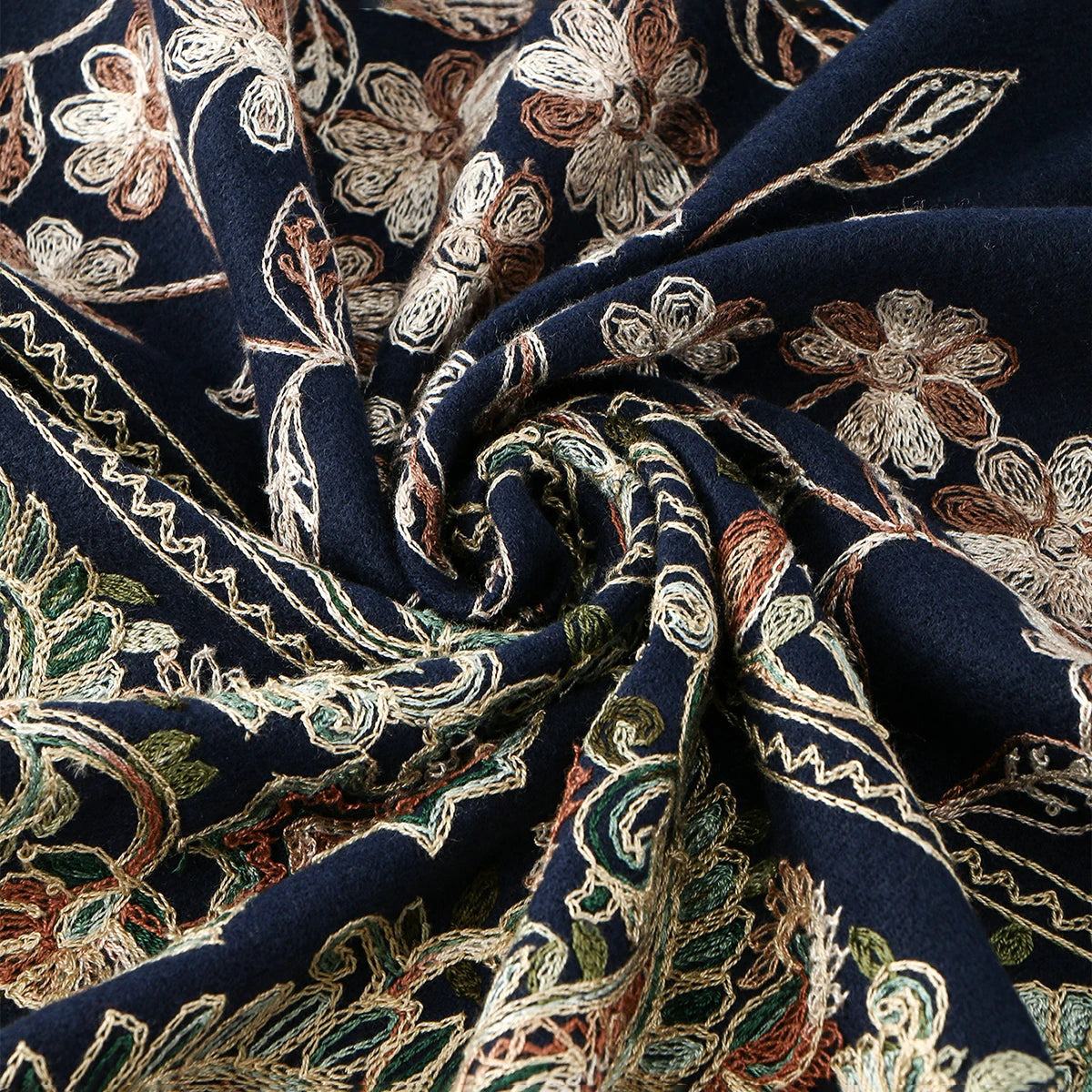 Penelope™ – Sciarpa Pashmina Invernale Ricamata a Fiori