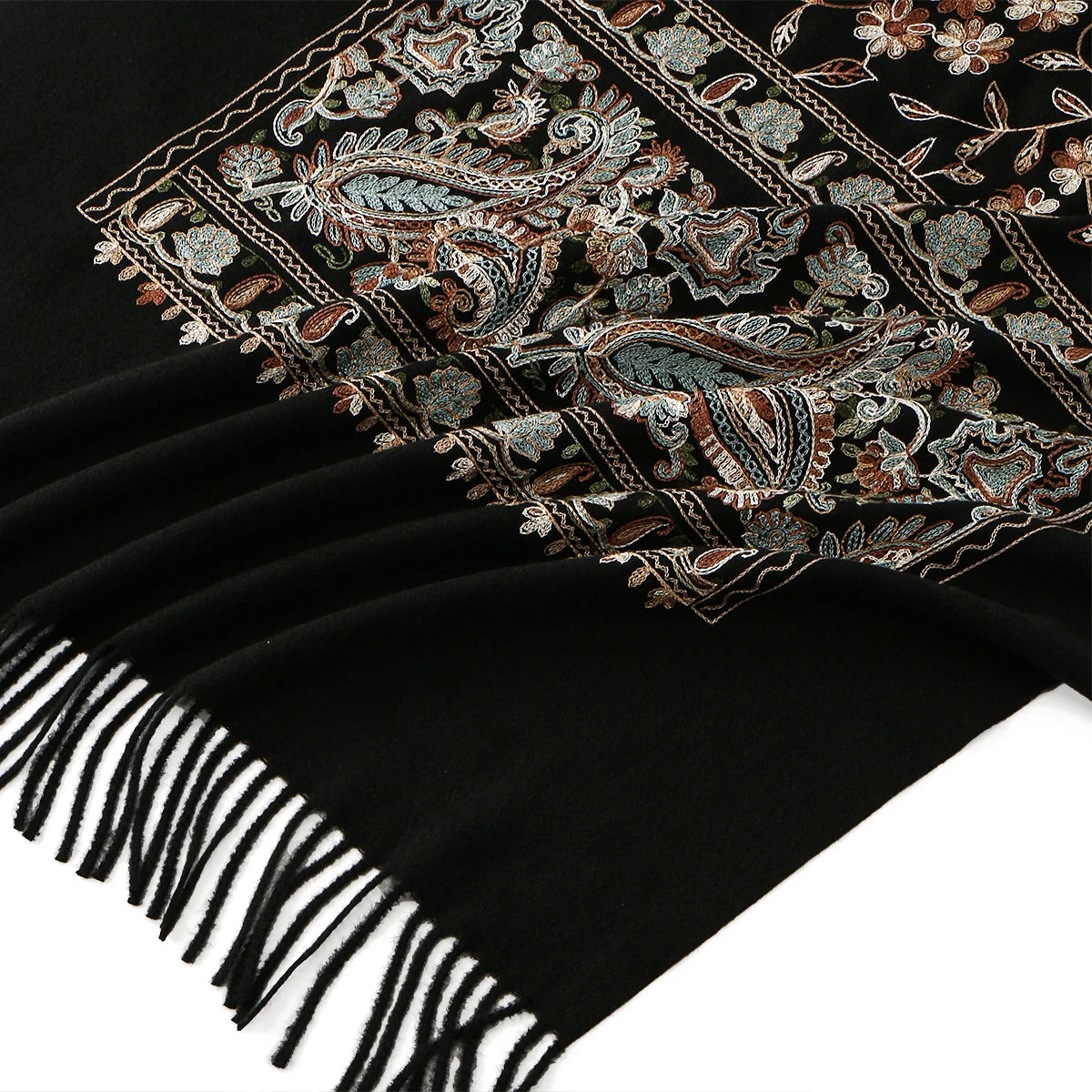 Penelope™ – Sciarpa Pashmina Invernale Ricamata a Fiori