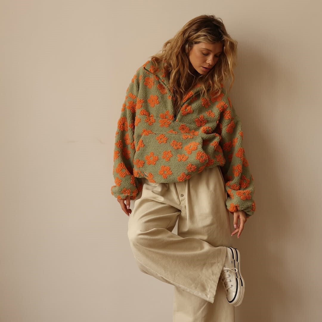 Isabela – Blød varme med blomster